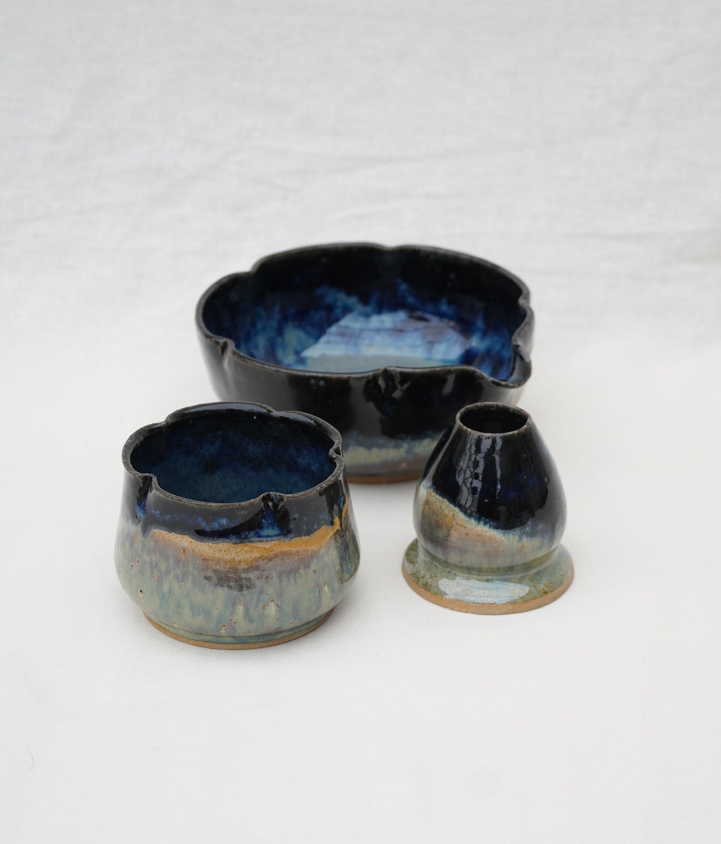 Set de Matcha Floral en Azul Galáctico