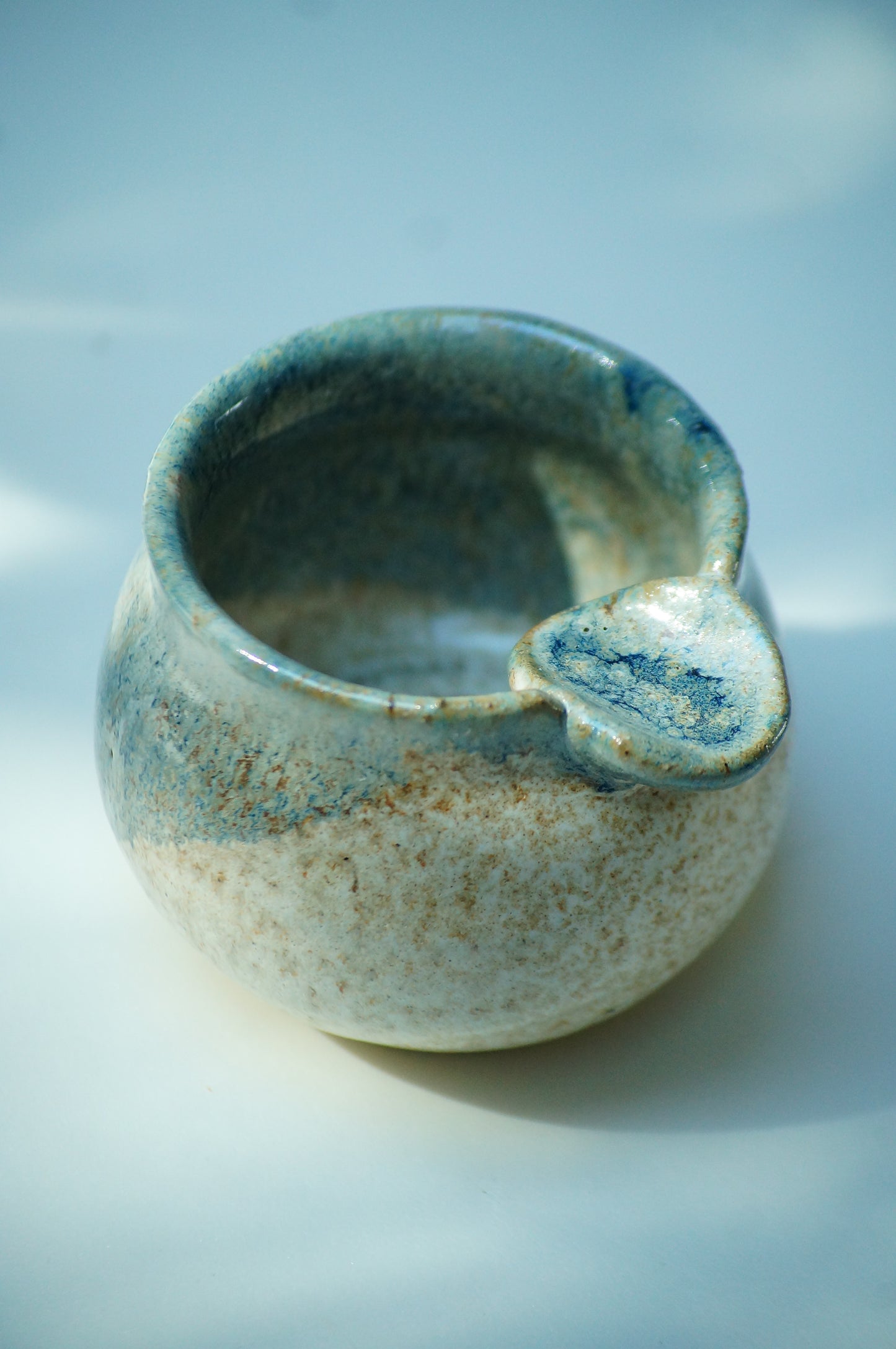 Cenicero Personal en blanco y celeste